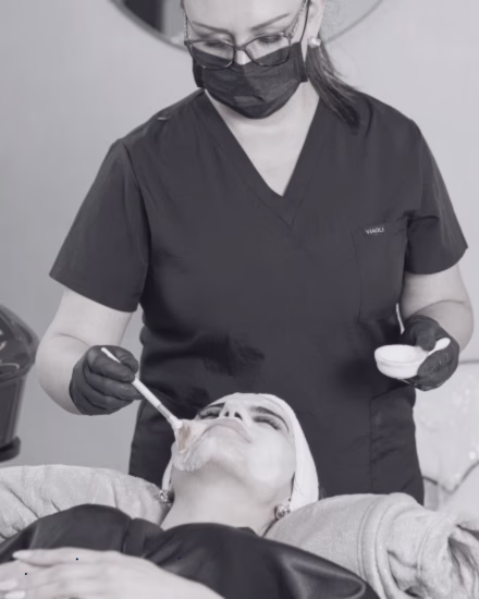 Tratamiento de Nanopore - Microneedling avanzado en rostro